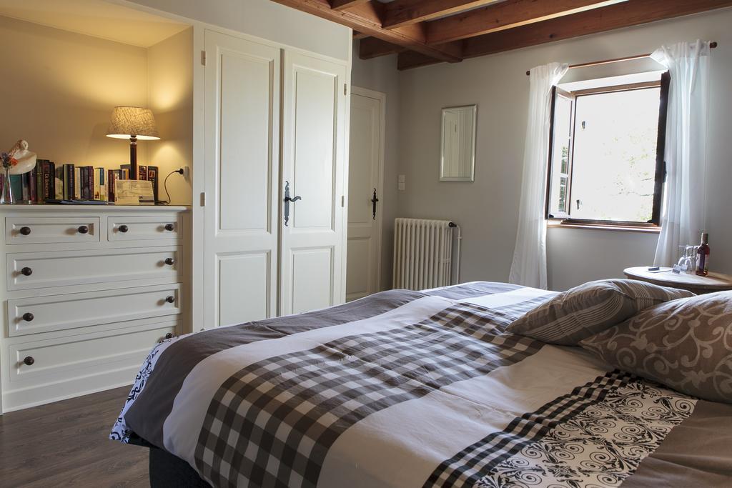 Luxury B&B Maison A Votre Sante, In Bordeaux Wine Region Savignac-de-Duras Kamer foto