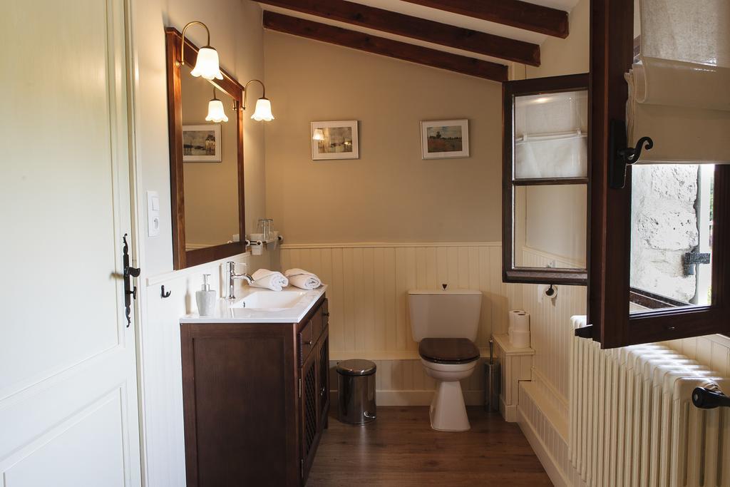 Luxury B&B Maison A Votre Sante, In Bordeaux Wine Region Savignac-de-Duras Kamer foto