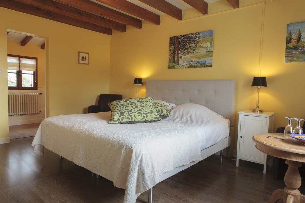 Luxury B&B Maison A Votre Sante, In Bordeaux Wine Region Savignac-de-Duras Kamer foto