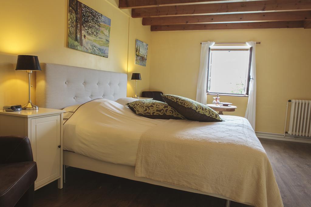 Luxury B&B Maison A Votre Sante, In Bordeaux Wine Region Savignac-de-Duras Kamer foto